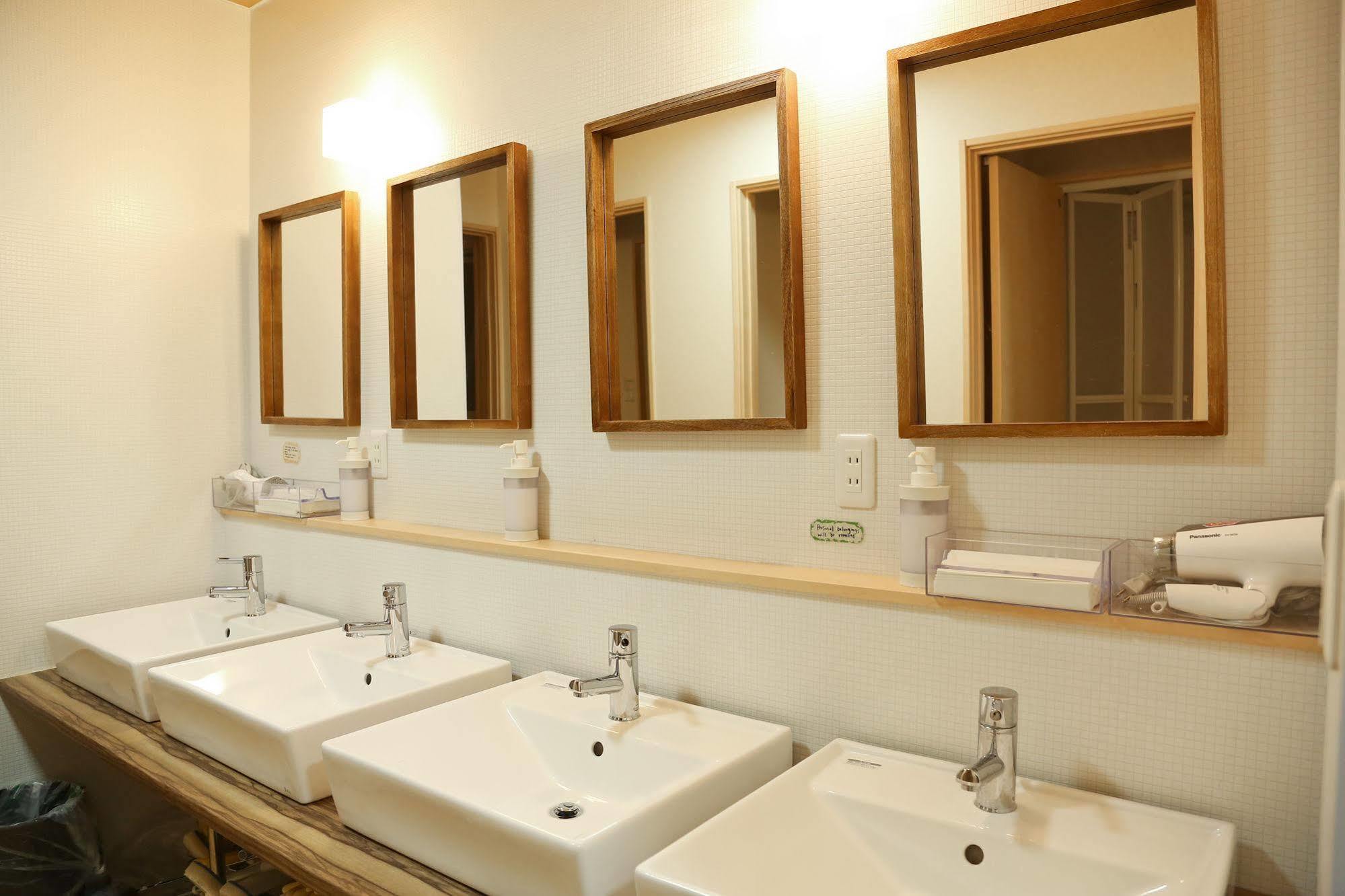 Space Hostel Токио Экстерьер фото